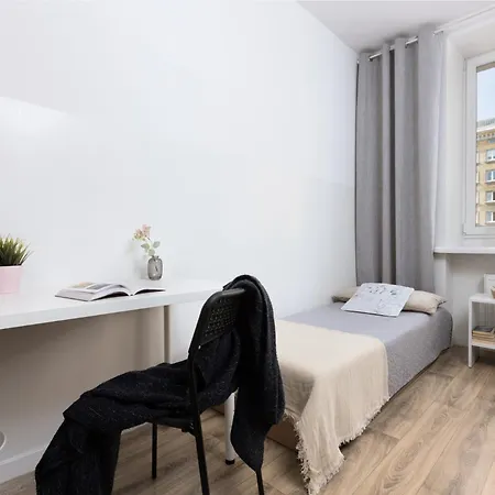Hostel M58 1 - Dwuosobowy *